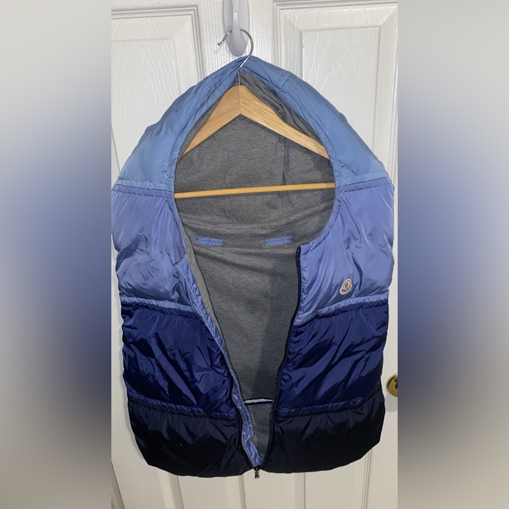 Moncler infant down filled baby nest! Perfect condition! Worn only twice!